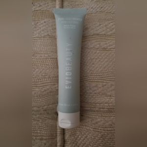 Evio Pore-fect Primer Matte Finish MSRP $24 soothing, reduces redness -new